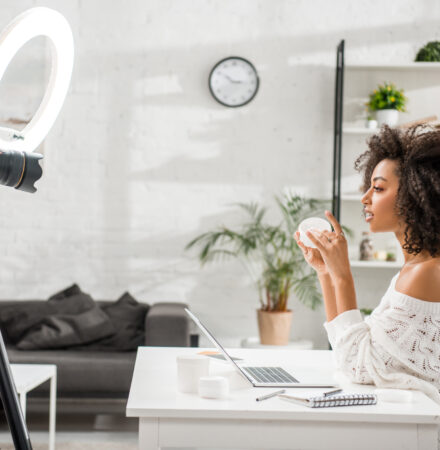 PR Samples & Steuern: Was Influencer:innen in Österreich wissen müssen