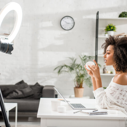 PR Samples & Steuern: Was Influencer:innen in Österreich wissen müssen