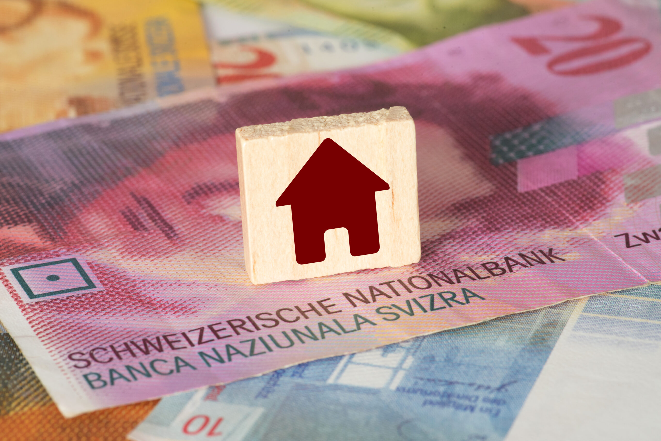 Wie werden Schweizer Ruhegehälter in Österreich besteuert? Kann man von doppelter Nichtbesteuerung profitieren?