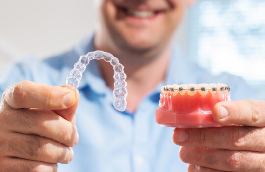 Invisalign, Zahnspange & Co.: Wann sind die Kosten steuerlich als außergewöhnliche Belastung absetzbar? 