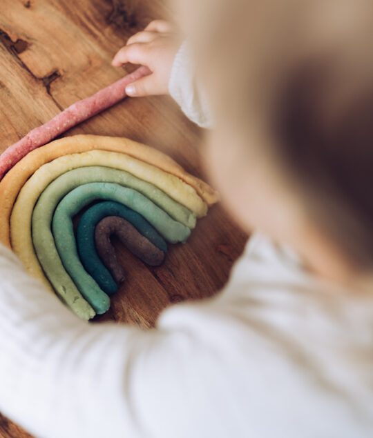 Einkommensabhängiges oder pauschales Kinderbetreuungsgeld: Welche Variante ist für Selbstständige sinnvoll?